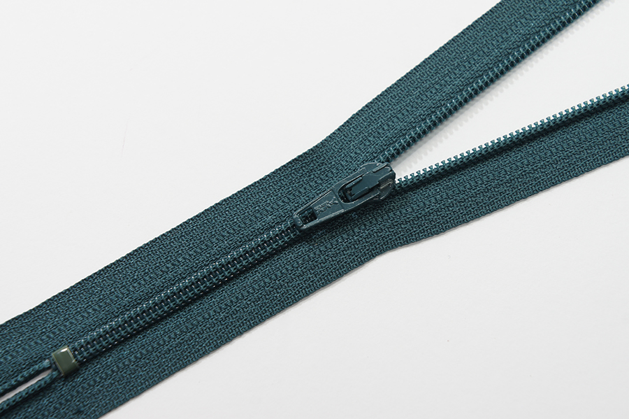 Блискавка YKK, T3 18 см, зелений темний