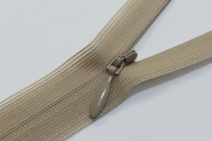 Блискавка YKK, T3 20 см, бежевий світлий