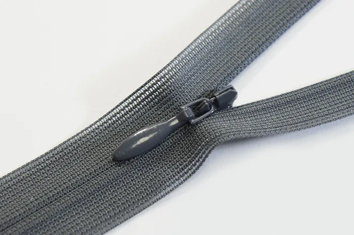 Блискавка YKK, T3 20 см, сірий темний