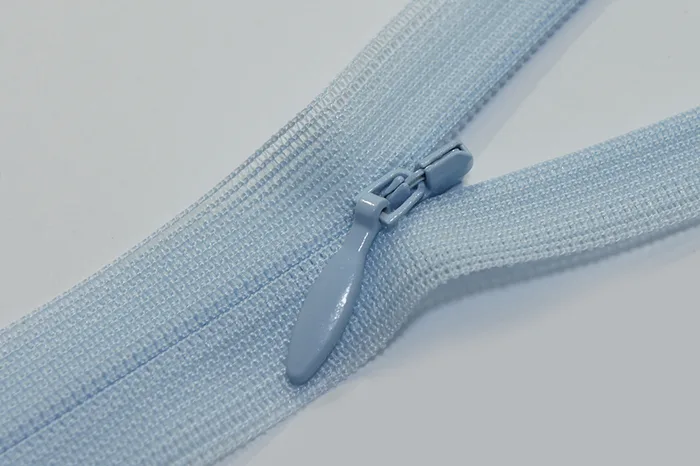 Блискавка YKK, T3 20 см, блакитний світлий