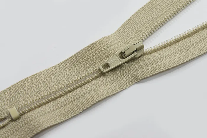 Блискавка YKK, T3 18 см, бежевий