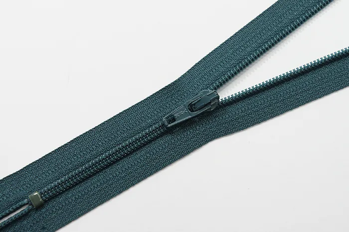 Блискавка YKK, T3 18 см, зелений темний