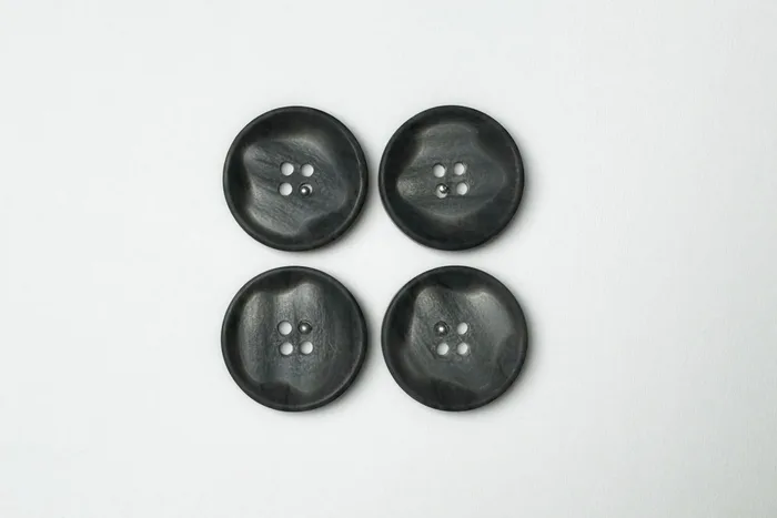 Гудзик 23 мм Mertbutton, сірий темний, 3007-36-0135