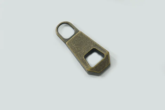 Пулер для бігунка YKK, №156, стара латунь