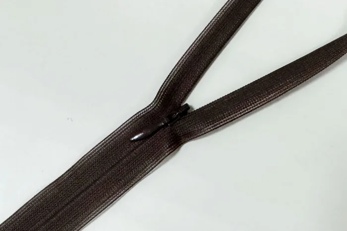 Блискавка YKK, T3 20 см, шоколадний