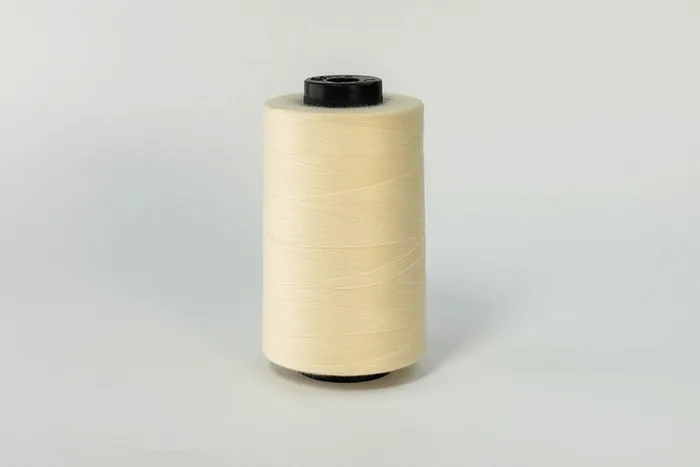 Нитки армовані ПЕ №45/2 3000 м Barva, молочний яскравий, 1011