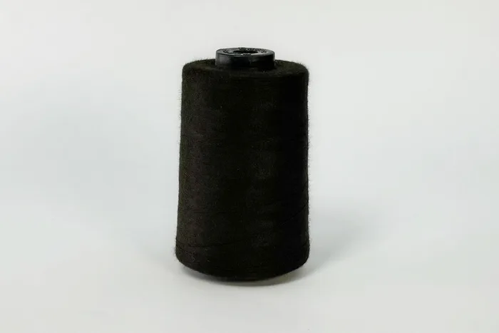 Нитки ПЕ №40/2 5000 м Barva, коричневий темний, 7079