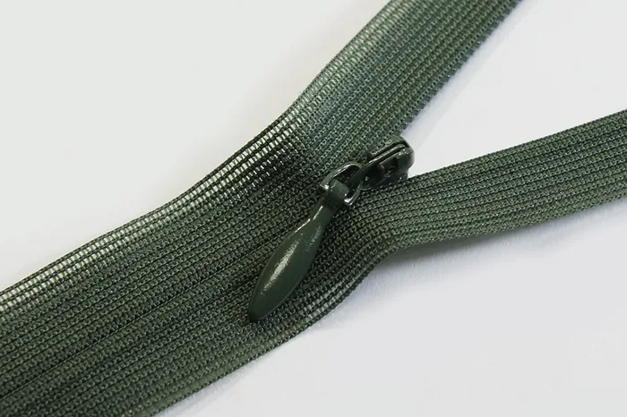 Блискавка YKK, T3 20 см, зелений темний