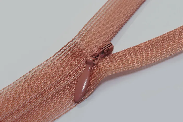 Блискавка YKK, T3 60 см, персиковий