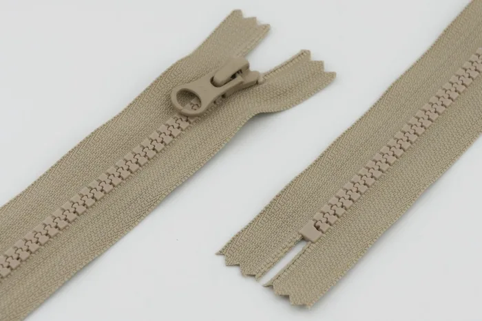 Блискавка YKK, T5 трактор, 1 замок, 18 см, бежевий світлий, VSC-18-573-DA8LHD