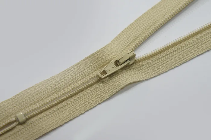 Блискавка YKK, T3 18 см, бежевий світлий
